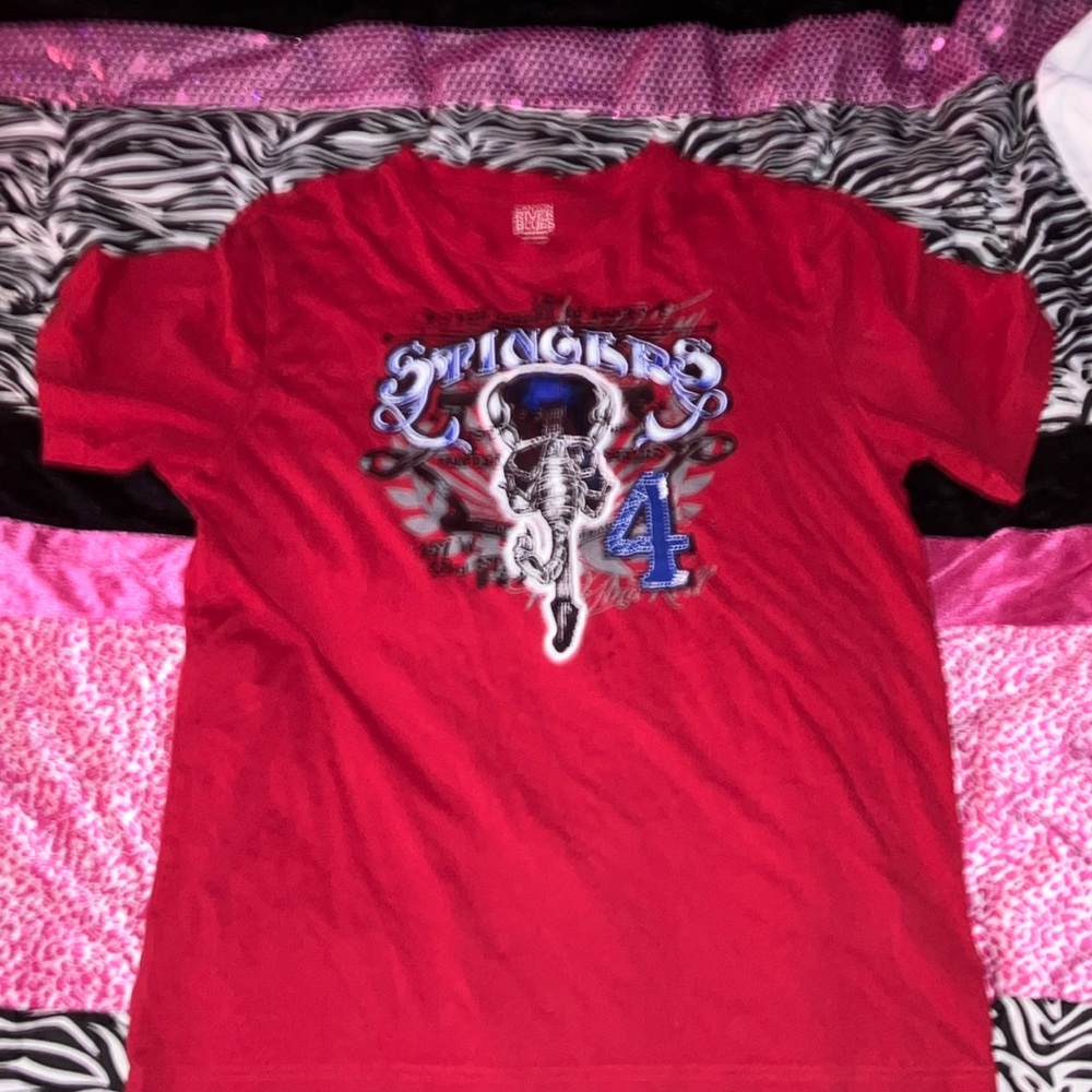 Xl but fits large well, red t shirt